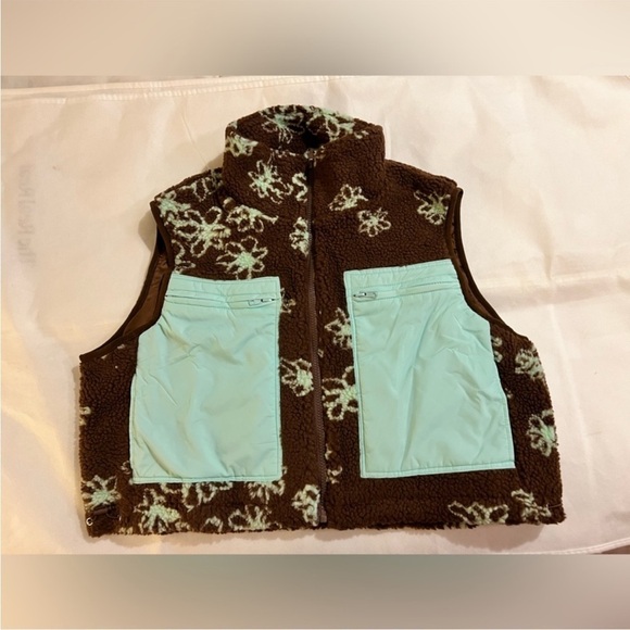 Brown cropped faux fur fleecy xl vest womens cider NWT turquoise front pockets - Picture 4 of 12